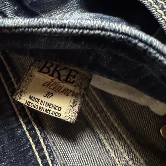 Buckle BKE Culture 24’ crop with 3’’ cuff dark wash jeans size 30 - Picture 4 of 10